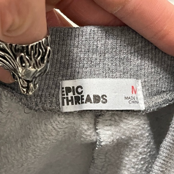 EUC Girl’s Size Medium Epic Threads Sequin Star Graphic Jogger Pants In Grey - Picture 5 of 9